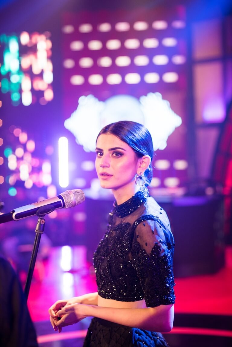 Zubab Rana Makes her singing debut with her first Single 'Terri Photo' on Kashmir Beats