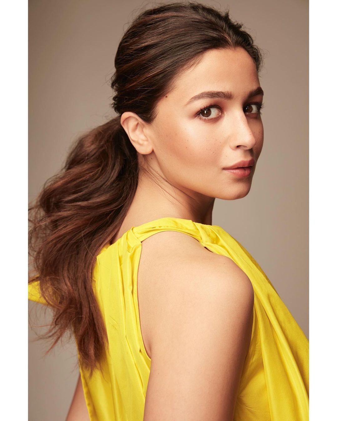 Alia Bhatt wearing yellow proved why she is the QUEEN of beauty