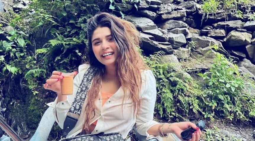 Mahi Baloch spectacular new Vacation Pictures